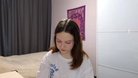 Snapshot of veroniquecabarcas chatting on 06-25-26, 03:28 Anna online show from 06-25-26, 03:28