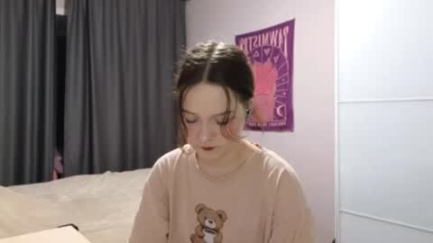Snapshot of veroniquecabarcas chatting on 06-30-26, 07:15 Anna online show from 06-30-26, 07:15