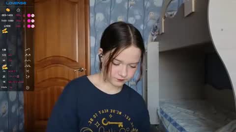Snapshot of veroniquecabarcas chatting on 07-10-26, 02:27 Anna online show from 07-10-26, 02:27