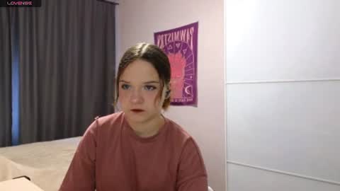 Snapshot of veroniquecabarcas chatting on 07-20-26, 05:11 Anna online show from 07-20-26, 05:11