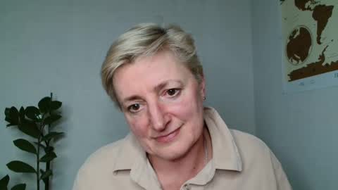 Snapshot of verony_ chatting on 03-10-25, 06:01 verony_ online show from 03-10-25, 06:01