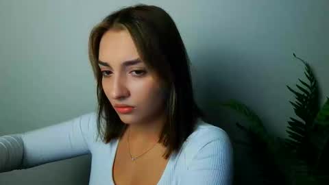Snapshot of veryveryshygirl chatting on 10-10-25, 06:29 Ana online show from 10-10-25, 06:29