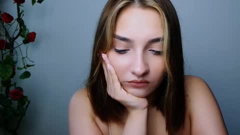 Ana online show from 11-22-25, 01:21