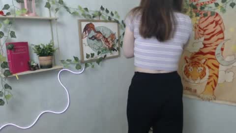 veryveryvery_shy online show from 04-14-26, 05:46