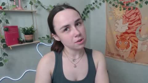 veryveryvery_shy online show from 04-16-26, 05:47