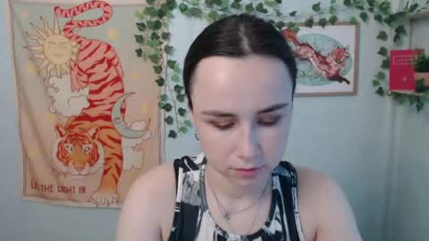 veryveryvery_shy online show from 05-25-26, 05:35