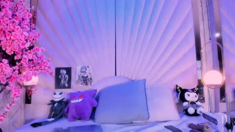 Vesper Velvet  online show from 04-18-26, 05:22