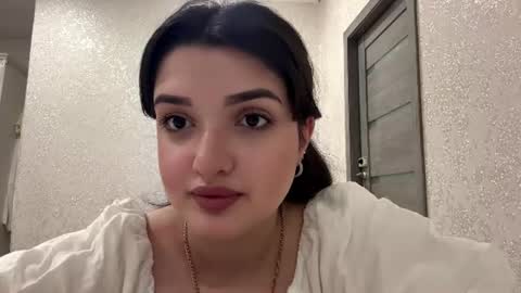 Snapshot of vestaigwe chatting on 07-26-26, 04:25 Izzabel online show from 07-26-26, 04:25