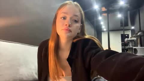 Esta online show from 10-26-25, 02:34