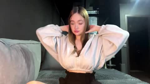 Esta online show from 11-24-25, 04:29