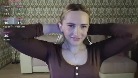 vi_luxxxy online show from 06-12-26, 01:48