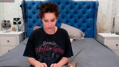 Snapshot of via_mayer chatting on 05-25-26, 04:29 Via online show from 05-25-26, 04:29