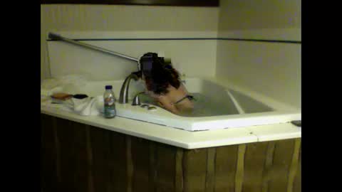 viaaann12 online show from 11-08-25, 12:44