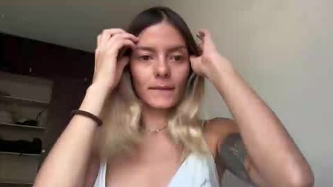 Snapshot of viajemos chatting on 01-18-26, 06:34 papichulo y mamichula online show from 01-18-26, 06:34