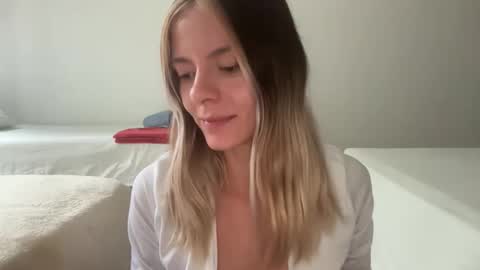 Snapshot of viajemos chatting on 03-29-26, 10:32 papichulo y mamichula online show from 03-29-26, 10:32