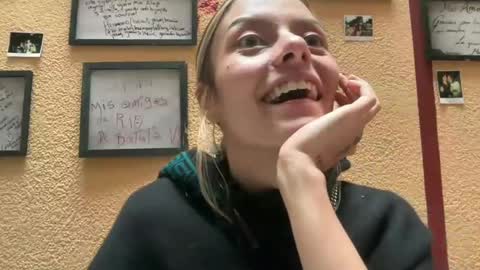 Snapshot of viajemos chatting on 07-02-26, 07:53 papichulo y mamichula online show from 07-02-26, 07:53