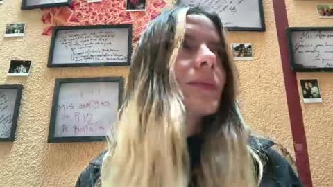 Snapshot of viajemos chatting on 07-06-26, 03:58 papichulo y mamichula online show from 07-06-26, 03:58