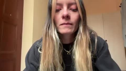Snapshot of viajemos chatting on 07-14-26, 07:19 papichulo y mamichula online show from 07-14-26, 07:19