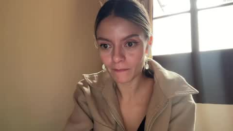 Snapshot of viajemos chatting on 07-17-26, 04:34 papichulo y mamichula online show from 07-17-26, 04:34
