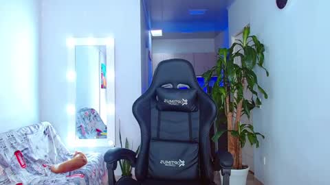 Ariana  online show from 02-06-25, 06:13