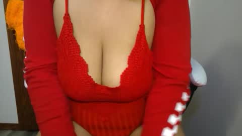 Snapshot of vibe_xxxo chatting on 01-14-26, 05:46 vibe_xxxo online show from 01-14-26, 05:46