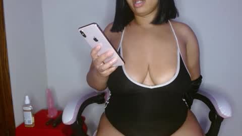 vibe_xxxo online show from 05-01-26, 05:01