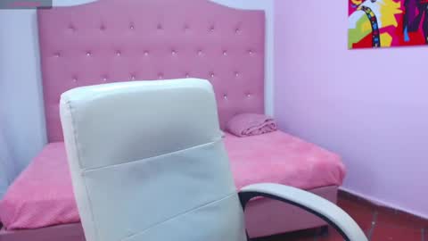 nahomy online show from 02-01-25, 06:51