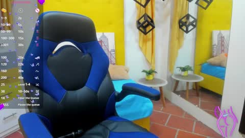 Snapshot of vic_nahomy chatting on 02-13-25, 06:48 nahomy online show from 02-13-25, 06:48