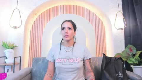 Snapshot of vichy_evans chatting on 02-16-26, 07:21 Vichy Everyday From 1400 to 2130 Col Time online show from 02-16-26, 07:21