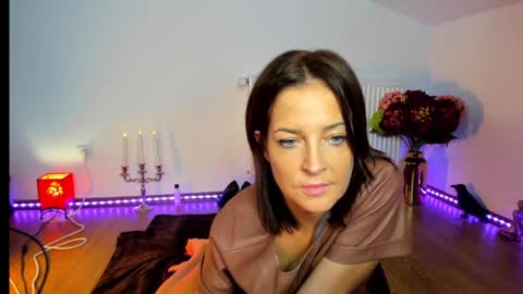 ViciousQueenu can call me Laura online show from 11-29-25, 07:00