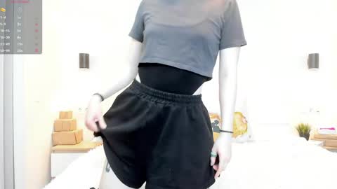 EliQueen online show from 04-11-26, 04:28