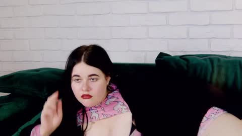 VickiBrooks online show from 02-14-25, 01:13