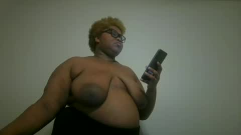 Snapshot of vickiryder56 chatting on 11-09-25, 02:37 vickiryder56 online show from 11-09-25, 02:37