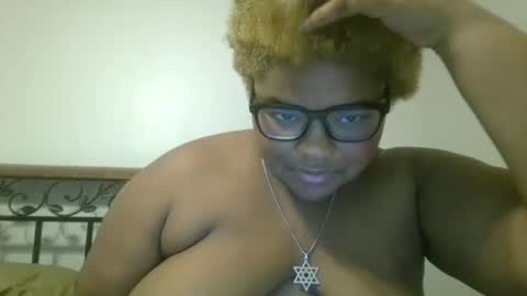 Snapshot of vickiryder56 chatting on 11-13-25, 03:55 vickiryder56 online show from 11-13-25, 03:55