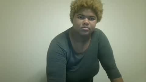 Snapshot of vickiryder56 chatting on 11-14-25, 05:17 vickiryder56 online show from 11-14-25, 05:17