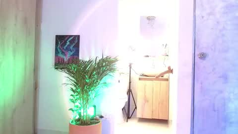 Snapshot of vicky_crazy chatting on 02-02-25, 11:53 Vicky  online show from 02-02-25, 11:53