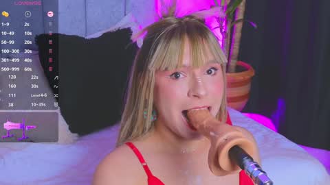 Snapshot of vicky_hot_x chatting on 12-18-24, 11:51        online show from 12-18-24, 11:51