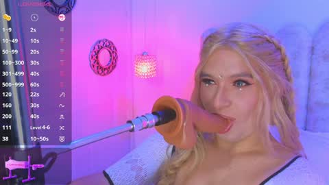 Snapshot of vicky_hot_x chatting on 02-02-25, 01:34        online show from 02-02-25, 01:34