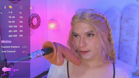 Snapshot of vicky_hot_x chatting on 02-02-25, 04:37        online show from 02-02-25, 04:37