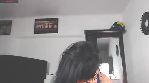 Snapshot of vicky_hotmilf chatting on 02-26-26, 11:09 Vicky online show from 02-26-26, 11:09