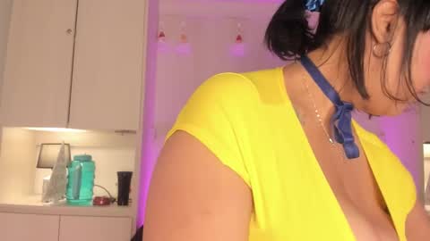 V I C K Y online show from 11-30-25, 12:09