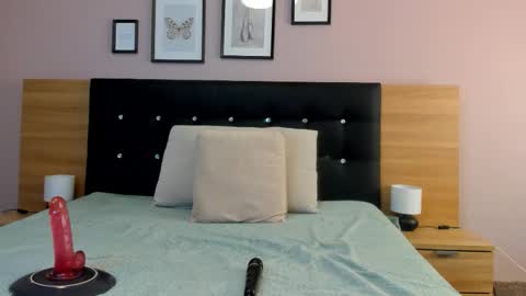 Snapshot of vicky_squirtz chatting on 01-14-26, 06:08 vicky_squirtz online show from 01-14-26, 06:08