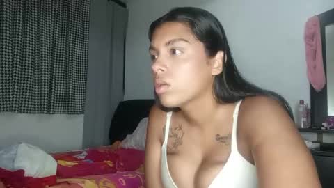 Snapshot of vickyhm22 chatting on 09-09-25, 02:11 vickyhm22 online show from 09-09-25, 02:11
