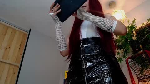 Victoria   online show from 12-18-24, 03:00