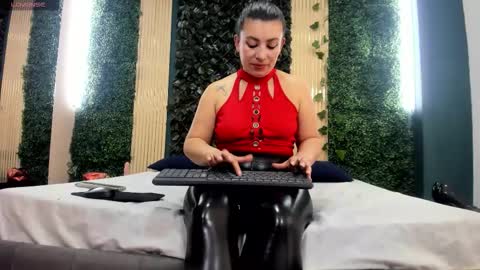 Vicky online show from 02-10-26, 09:08