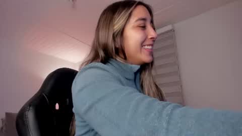 Victoria  online show from 07-25-26, 10:35