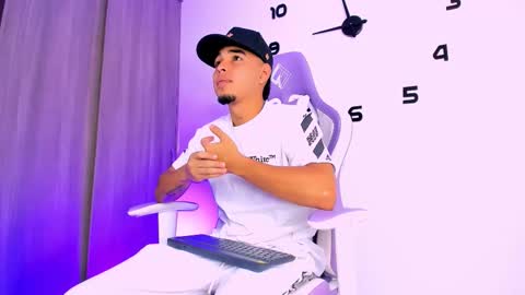 Snapshot of victor_ospina chatting on 03-27-26, 01:11 victor have a nice day ... online show from 03-27-26, 01:11