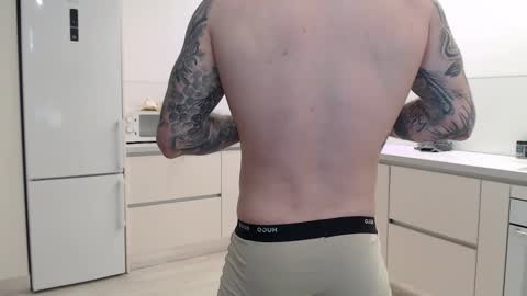 Snapshot of victor_rhino chatting on 02-15-26, 03:42 Victor rhinoff online show from 02-15-26, 03:42