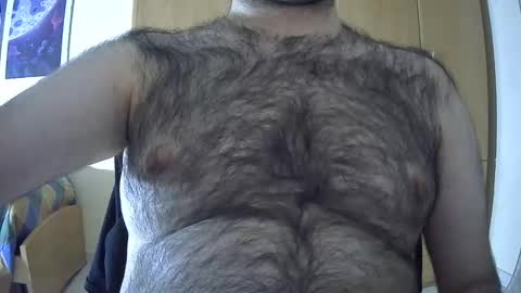 Snapshot of victorhume chatting on 05-18-26, 12:18 VictorHume online show from 05-18-26, 12:18