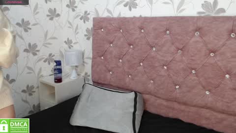 Snapshot of victoria017 chatting on 01-24-25, 06:57 Victoria online show from 01-24-25, 06:57